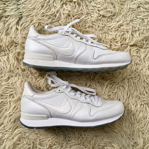 Nike Internationalist Tennis Shoes Women’s 9